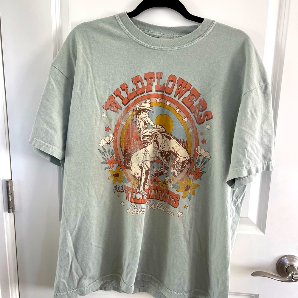 Lainey Wilson Tee